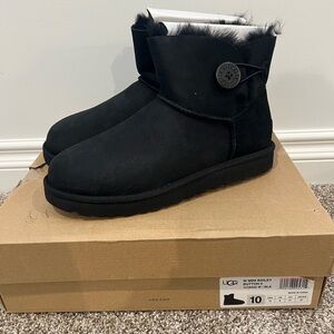 UGG Women’s Black Mini Bailey Button Boot